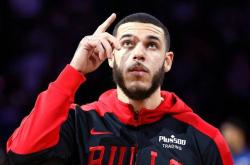 Scout迎来七赛季出色发挥，公牛观众热烈欢呼！