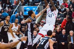 西亚卡姆在阿森纳比赛中精彩发挥，突破纪录引发热议！的简单介绍